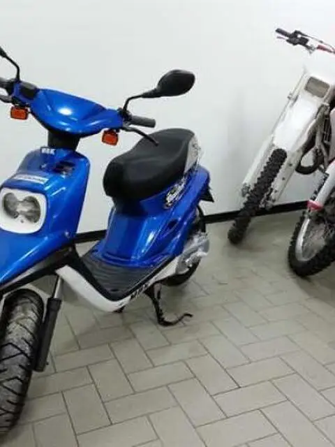 Booster Spirit 50 Limited Edition /1900 km - Pari al Nuovo - Emilia Romagna Booster Spirit 50 Limited Edition /1900 km - Pari al Nuovo - Emilia Romagna