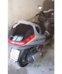OTTIMO SCOOTER X8 PIAGGIO 200CC - Toscana OTTIMO SCOOTER X8 PIAGGIO 200CC - Toscana