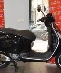 Piaggio Vespa 300 GTS hpe Piaggio Vespa 300 GTS hpe