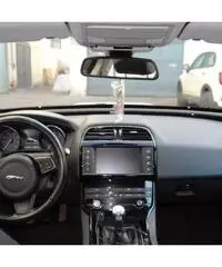 Jaguar xe 2.0 d 180 Jaguar xe 2.0 d 180