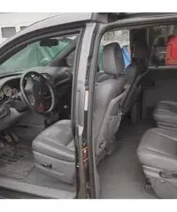 CHRYSLER Voyager 2,5 TD GRD LX CHRYSLER Voyager 2,5 TD GRD LX