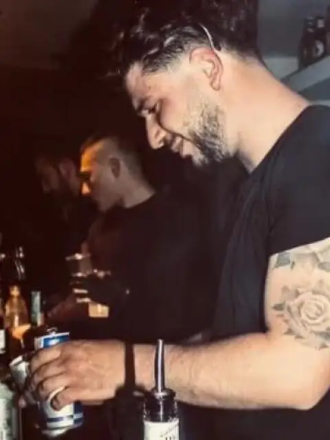 Barman e extra in locali notturni, discoteche