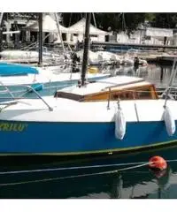 Barca a vela in legno Barca a vela in legno