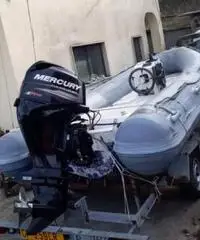 Gommone a motore Gommone a motore