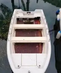 Barca in vetroresina