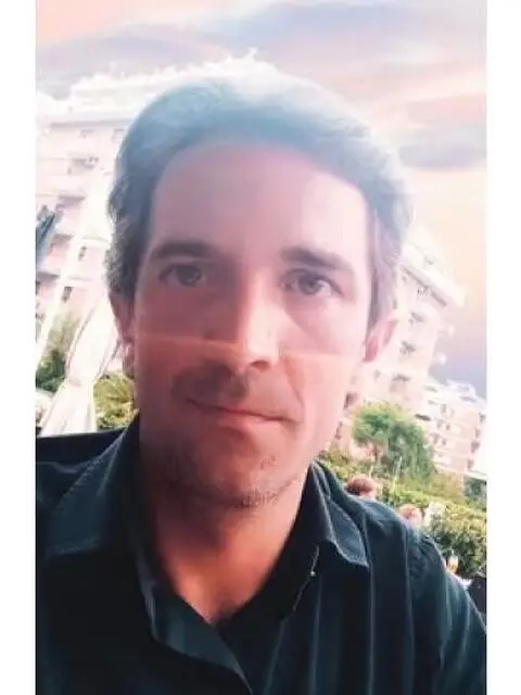 Badante con o senza senza contratto Badante con o senza senza contratto