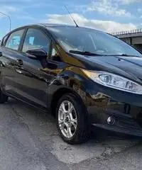 FORD Fiesta 6ª serie - 2015 FORD Fiesta 6ª serie - 2015