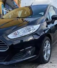 FORD Fiesta 6ª serie - 2015 FORD Fiesta 6ª serie - 2015