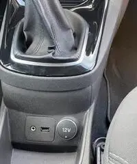 FORD Fiesta 6ª serie - 2015 FORD Fiesta 6ª serie - 2015