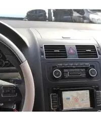 VOLKSWAGEN Touran - 2011