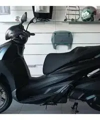 Piaggio Beverly 300 S ABS-ASR Piaggio Beverly 300 S ABS-ASR