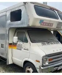Dodge camper con cellula da rifare Dodge camper con cellula da rifare