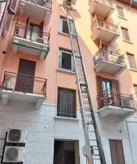 Noleggio autoscala per edilizia e traslochi