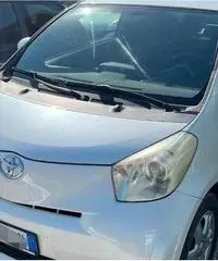 Toyota iQ 1.0 BENZINA AUTOMATICO Toyota iQ 1.0 BENZINA AUTOMATICO
