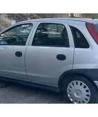 Opel corsa comfort 1.2 - 5 porte - 60.000 km Opel corsa comfort 1.2 - 5 porte - 60.000 km