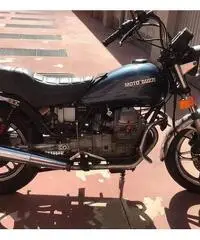 Moto d'epoca Guzzi v35 custom anno 1983