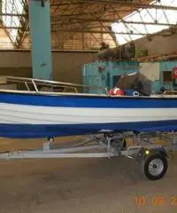 Barca a motore open sessa da pesca Barca a motore open sessa da pesca