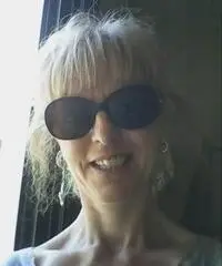 Dama di compagnia a persona anziana autosufficiente Dama di compagnia a persona anziana autosufficiente