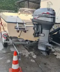 Barca a motore Barca a motore