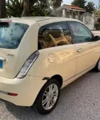 Lancia y neopatentati