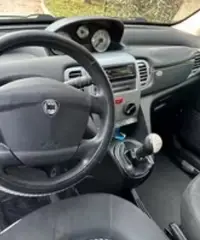 Lancia y neopatentati