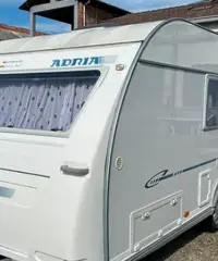 Caravan Adria Adora 482-posti 3-camperizzata 12v Caravan Adria Adora 482-posti 3-camperizzata 12v