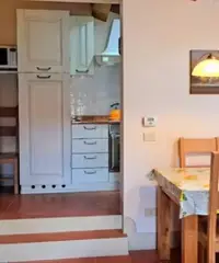 Appartamento con vista panoramica e piscina con... Appartamento con vista panoramica e piscina con...