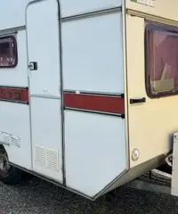 Caravan Royal Car 3 posti +1-revisionata Caravan Royal Car 3 posti +1-revisionata