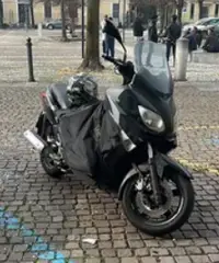 Xmax del 2010 250c Xmax del 2010 250c