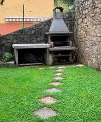 Appartam. in villetta con giardino e posto auto