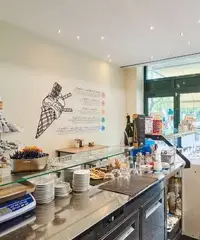 GELATERIA E CAFFETTERIA IN ZONA STRATEGICA A DALMI