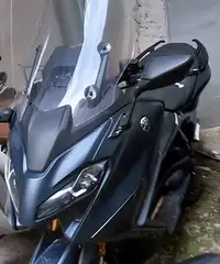 Yamaha tmax 560 2023 km 5890 unico pro Yamaha tmax 560 2023 km 5890 unico pro