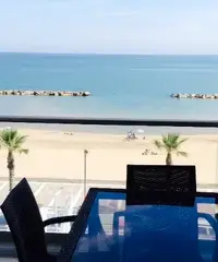 Dall' 8 al 15 Giugno: vista mare con lido Dall' 8 al 15 Giugno: vista mare con lido