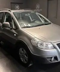 FIAT Sedici 1.6 16V 4x4 Dynamic FIAT Sedici 1.6 16V 4x4 Dynamic