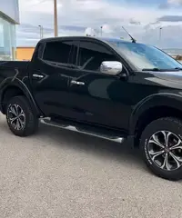 FIAT FULLBACK 2.4 DS 180 cv 4X4 ,CON CAMBIO AUTOMA FIAT FULLBACK 2.4 DS 180 cv 4X4 ,CON CAMBIO AUTOMA