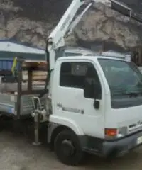 Nissan cabstar con gru bonfiglioli 3500 Nissan cabstar con gru bonfiglioli 3500