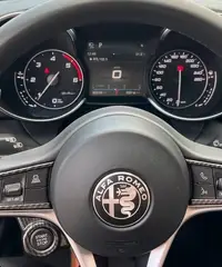 Alfa Romeo Giulia Alfa Romeo Giulia