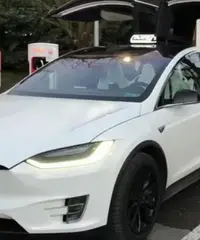Tesla Model X 90D Tesla Model X 90D