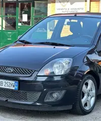 Ford Fiesta 1.4 TDCi 3p. Ghia Ford Fiesta 1.4 TDCi 3p. Ghia