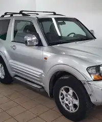 Mitsubishi Pajero 3.2 16V DI-D 3p. GLS2 Mitsubishi Pajero 3.2 16V DI-D 3p. GLS2