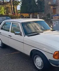 Mercedes w123 240d epoca Mercedes w123 240d epoca