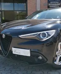 Alfa Romeo Stelvio 2.2 Turbodiesel 210 CV AT8 Q4 Alfa Romeo Stelvio 2.2 Turbodiesel 210 CV AT8 Q4