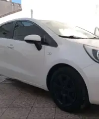 Kia Rio 1.1 CRDi 5p. Active Kia Rio 1.1 CRDi 5p. Active