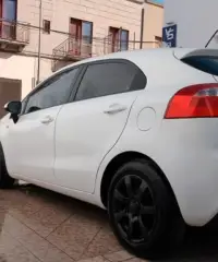 Kia Rio 1.1 CRDi 5p. Active Kia Rio 1.1 CRDi 5p. Active