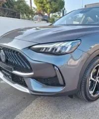 Mg HS 1.5T-GDI Luxury NUOVA Mg HS 1.5T-GDI Luxury NUOVA