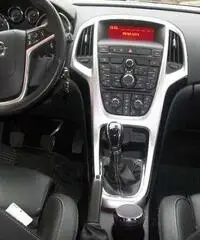 OPEL Astra 2.0 CDTI 165 CV 5p. Cosmo S OPEL Astra 2.0 CDTI 165 CV 5p. Cosmo S