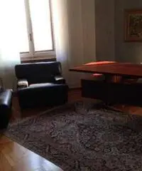 Stanza uso uffici cablati reception condivisa Stanza uso uffici cablati reception condivisa