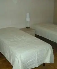 Posto letto in doppia adiac staz tiburtina Posto letto in doppia adiac staz tiburtina