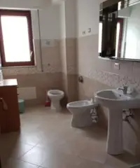 Camere arredate in Via Perez per studentesse