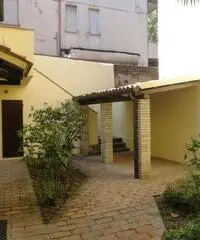 Rimini Centro ufficio 1 vano con sala attesa e bagno Rimini Centro ufficio 1 vano con sala attesa e bagno